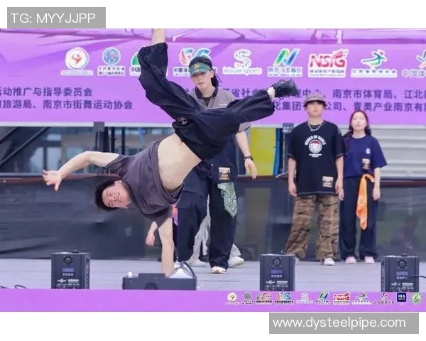 重庆街舞队灵活性深度对比分析揭示舞者潜力与团队协作的重要性